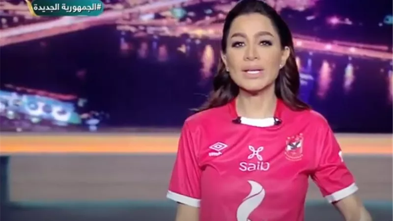 بسمة وهبة تظهر بتيشرت الأهلي: 