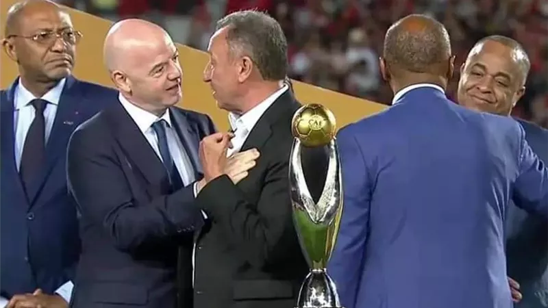 ماذا قال الخطيب لـ انفانتينو بعد خسارة الاهلى امام الوداد