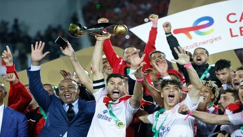 نجم الزمالك يحتفل بتتويج الوداد بدوري أبطال إفريقيا