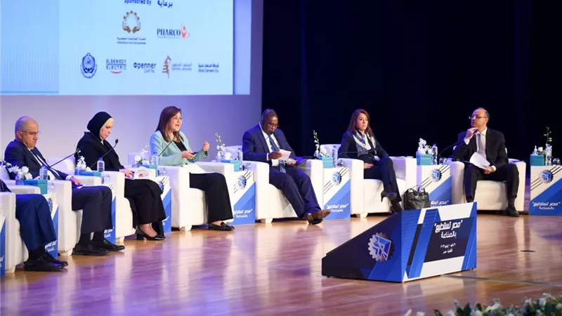 خبير مصرى يطالب بتوفير فرص للعاملين بالمصانع لإلقاء محاضرات بالجامعات والمعاهد الفنية