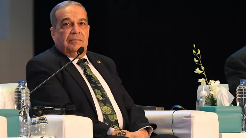 وزير الإنتاج الحربى: إنتاج سيارة بديلة للتوك توك تعمل بالغاز والبنزين