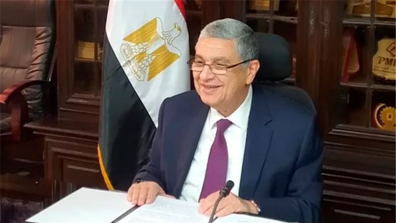 بالأسماء.. وزير الكهرباء يعتمد الجزء الثانى من حركة التغييرات فى رؤساء الشركات