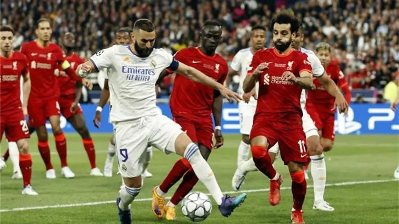 فابريجاس يختار اللاعب الأحق بالكرة الذهبية لعام 2022