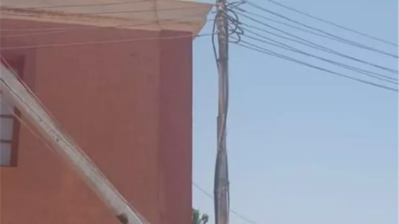 دعم شبكة كهرباء بطرق إسنا جنوب الأقصر بأعمدة ومحولات جديدة