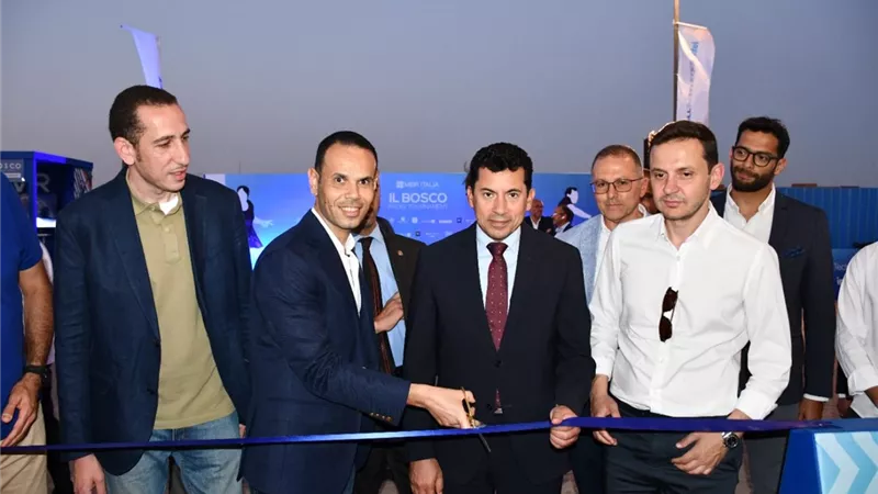 وزير الرياضة يفتتح أول بطولة بادل تنس في العاصمة الإدارية