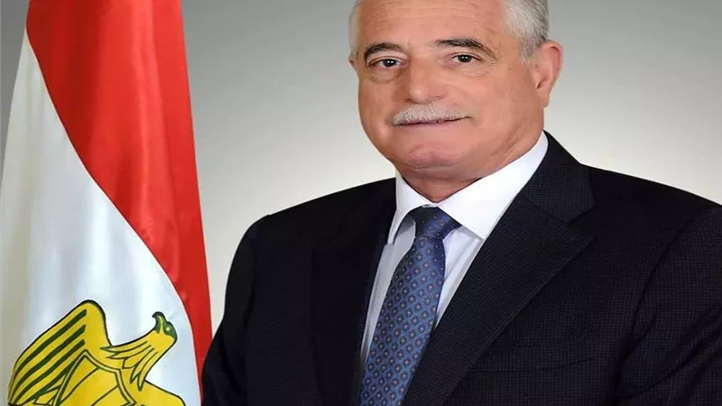 محافظ جنوب سيناء يهنئ رئيس مجلس نقابة العاملين بالديوان العام ومجالس المدن والأعضاء المنتخبين