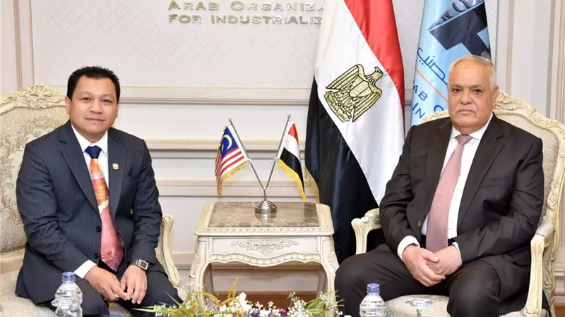رئيس العربية للتصنيع يبحث مع سفير دولة ماليزيا بالقاهرة تعزيز آليات التعاون في مجالات الصناعة المختلفة