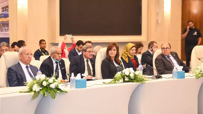 خبير بـ 