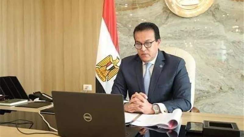 التعليم العالي: إغلاق 3 كيانات وهمية تمنح شهادات في المجال الطبي بالجيزة