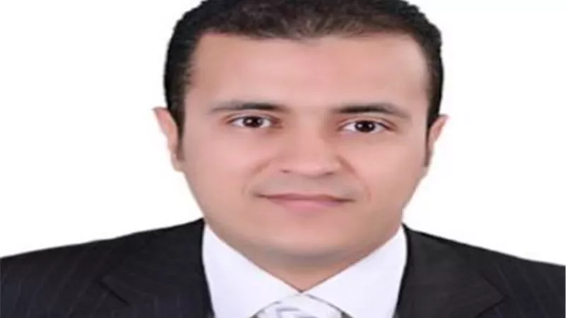 رئيس جامعة دمياط يهنئ علي عبد العال لعضويته باللجنة الوطنية للكيمياء