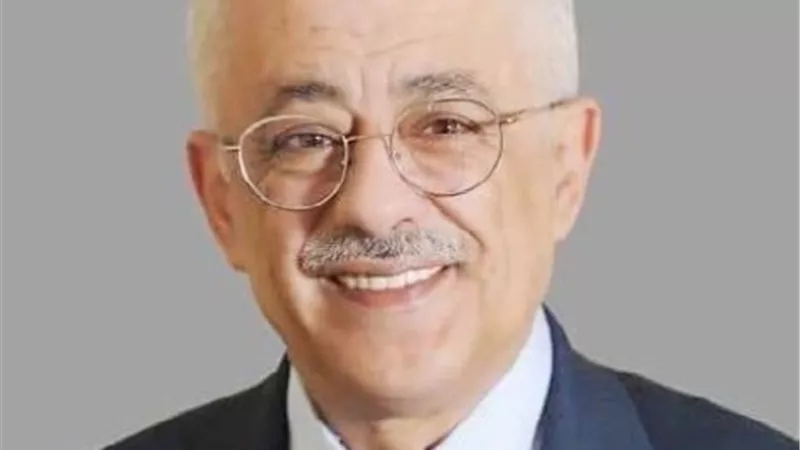 وزير التعليم .. يكشف أكاذيب السوشيال ميديا