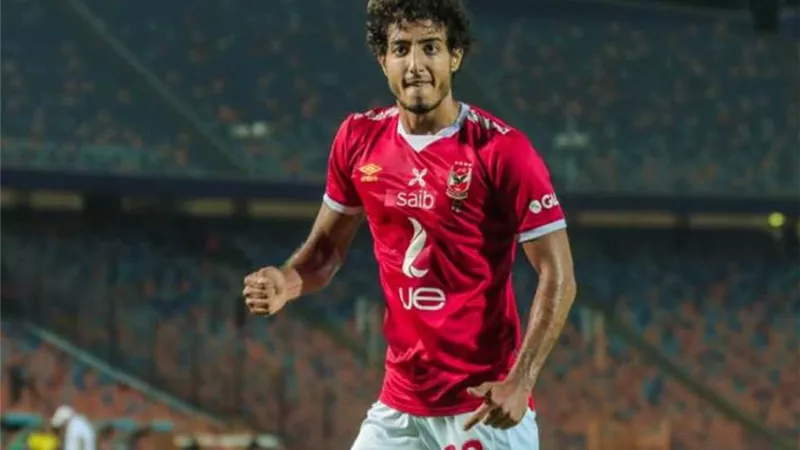 نجم الزمالك السابق يدافع عن محمد هانى ويؤكد أنه أفضل ظهير أيمن في مصر