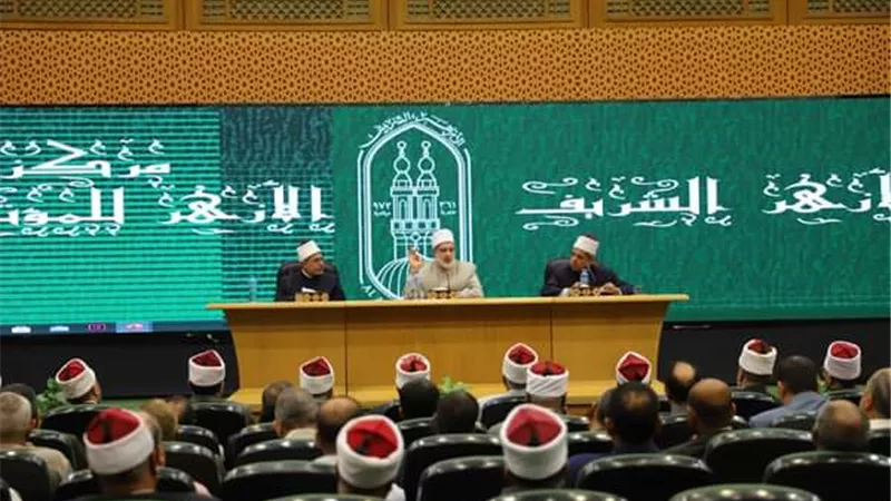 وكيل الأزهر ورئيس قطاع المعاهد يجتمعان برؤساء الإدارات المركزية لمتابعة إجراءات امتحانات الثانوية الأزهرية