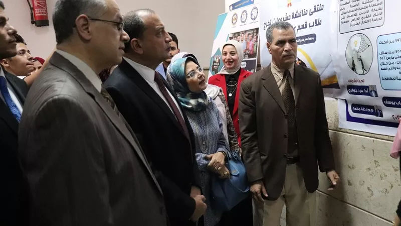 أفتتاح الملتقى الثاني لمشروعات تخرج طلاب علوم المعلومات بآداب بنى سويف
