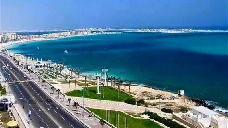 محافظ مطروح : 17 شركة سددوا مديونياتها للمياه.. والتقسيط لـ 10 قرى سياحية