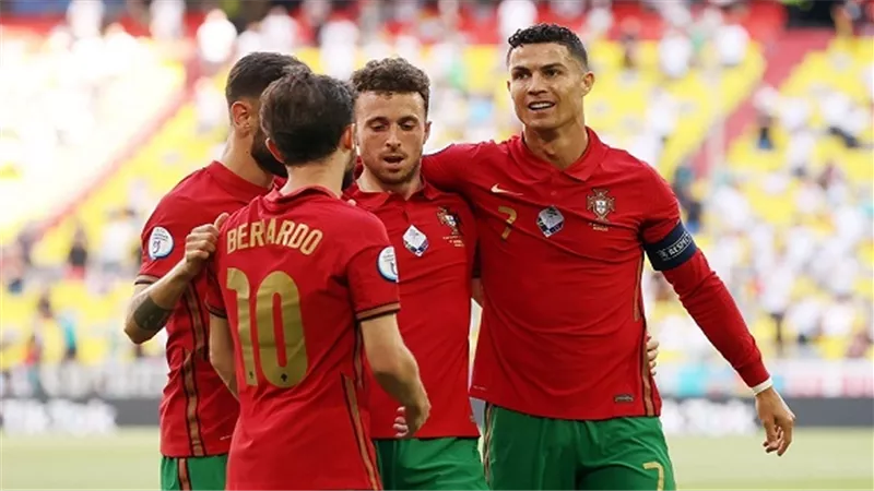 رونالدو يقود تشكيل البرتغال المتوقع امام اسبانيا