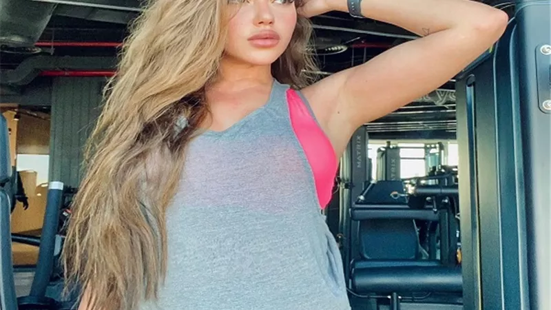 سارة سلامة تمارس التمارين الرياضية فى الجيم.. صور
