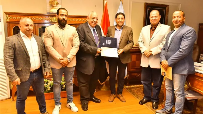 محافظ أسيوط يستقبل رئيس الاتحاد المصري ونائب رئيس الاتحاد الدولي لكمال الأجسام