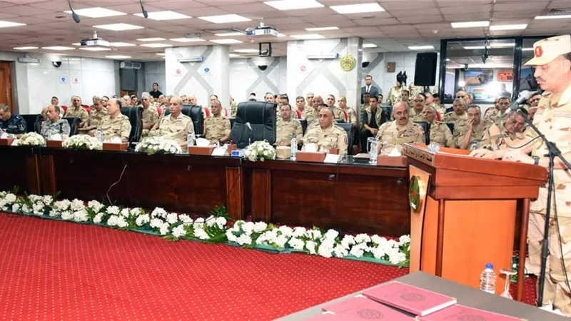 وزير الدفاع يشهد المرحلة الرئيسية لمشروع مراكز القيادة الإستراتيجى التعبوى التخصصى للهيئات والإدارات بالقوات المسلحة (عمرو -7)