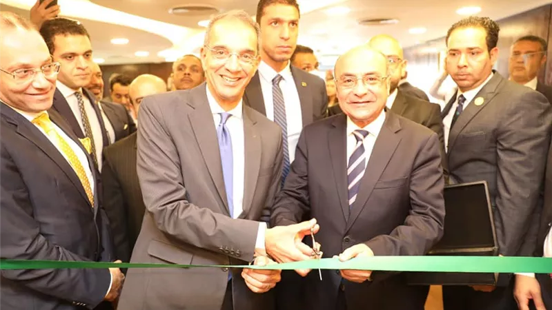 وزيرا العدل والاتصالات يشهدان إفتتاح أول فرع توثيق مسائي داخل فرع شركة إتصالات مصر