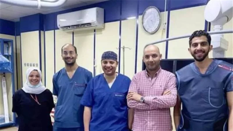 تركيب جهاز صادم قاطع للارتعاش القلبي لمريض بمستشفي الزقازيق العام