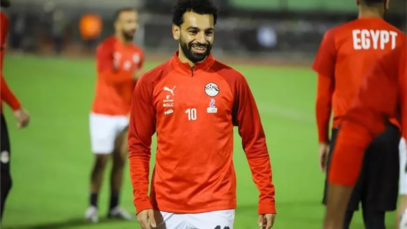 تنظيم احتفالية كبرى لـ محمد صلاح فى معسكر المنتخب