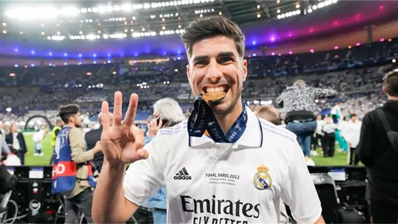 نجم ريال مدريد يلمح بالرحيل عن الملكى