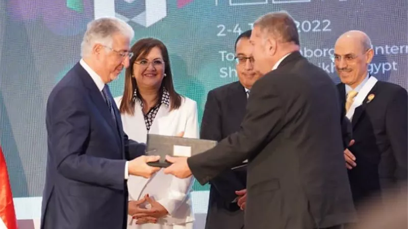 مدبولي والسعيد يشهدان توقيع خطاب نوايا لتعزيز الصادرات المصرية من المشروعات الصغيرة والمتوسطة