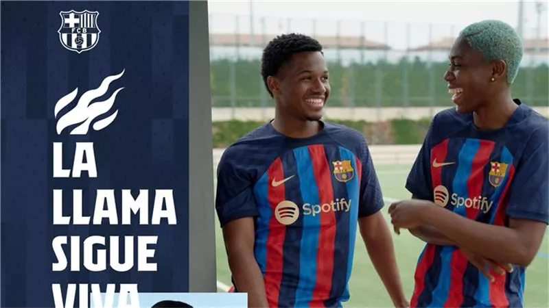 برشلونة يعلن عن قميصه الاساسى للموسم القادم