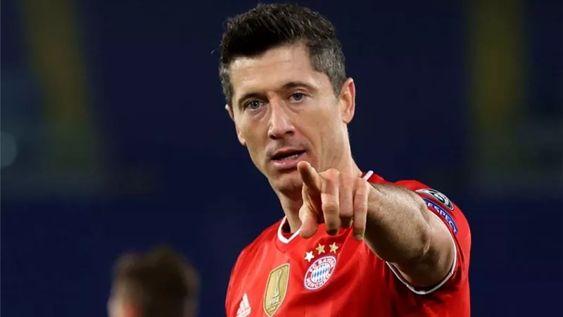 برشلونة : ليس أمامنا الا بيع اللاعبين و تخفيض الرواتب لضم ليفاندوفسكى