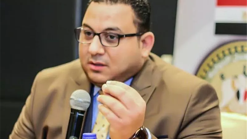خبير اقتصادي يطالب بتشديد الرقابة على الأسعار بعد رفع الدولار الجمركي