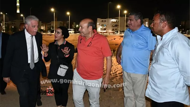 فودة يتفقد أعمال الساحة المركزية والبحيرة المائية والأعمال الإنشائية للمول الرئيسى بالحديقة المركزية بشرم الشيخ