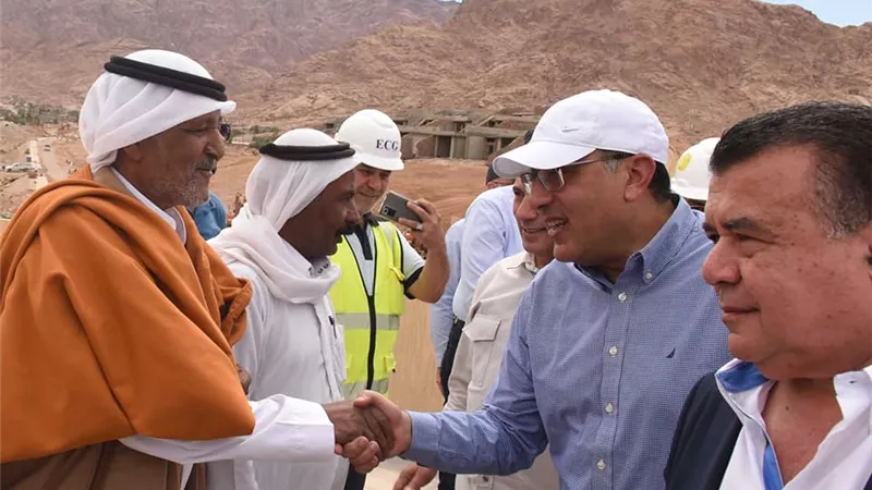 مشايخ قبائل سانت كاترين يشكرون الرئيس السيسي على تنفيذ مشروع 