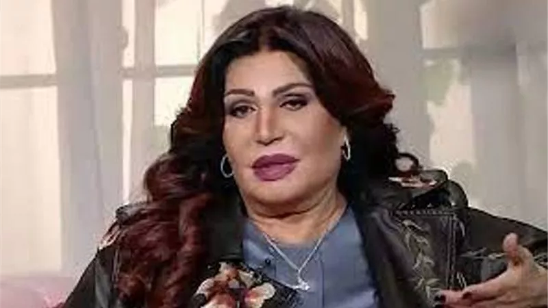 منة جلال تكشف حقيقة دخول نجوى فؤاد في غيبوبة