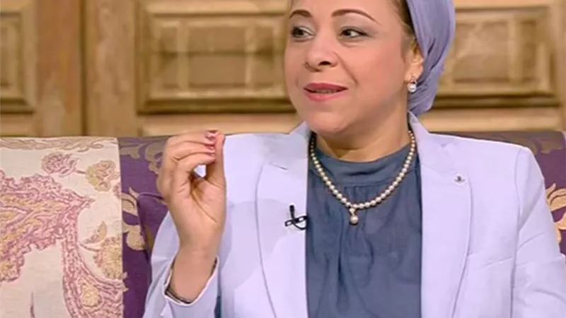 نهاد أبو القمصان: الزواج في مصر يتم على أوراق طلاق