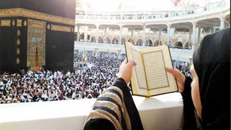 فى هذه الحالة..يجوز أن تحجَّ المرأة عن الرجل