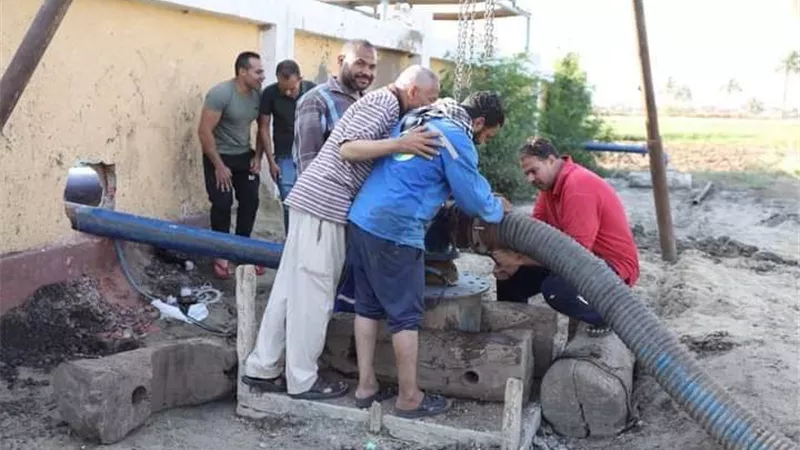 صيانة خط المياه بمحطة