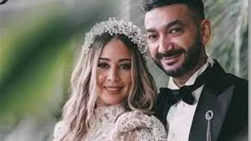 بصورة كوميدية..نادر حمدى وسارة حسنى فى الحمل _صور