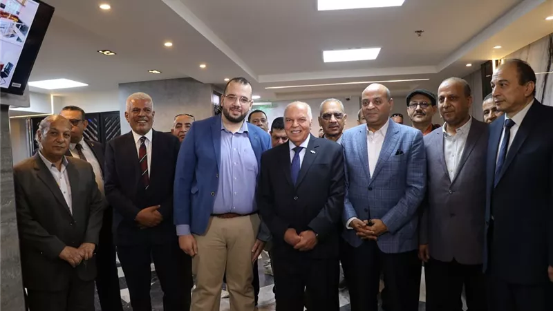 الزناتى: يتفقد تجهيزات مستشفى المعلمين بالمنيا قبل افتتاحها بشهور