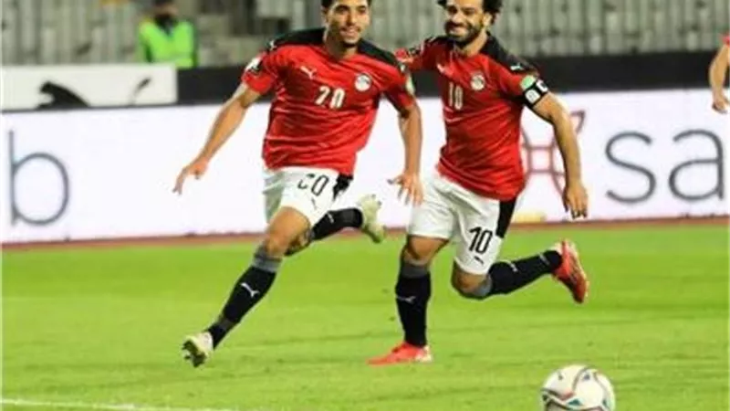 مرموش وصلاح فى الهجوم.. مفاجأة فى تشكيل الفراعنة لمواجهة غينيا
