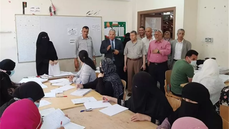 وكيل تعليم بدمياط يتفقد كنترول التعليم الصناعى