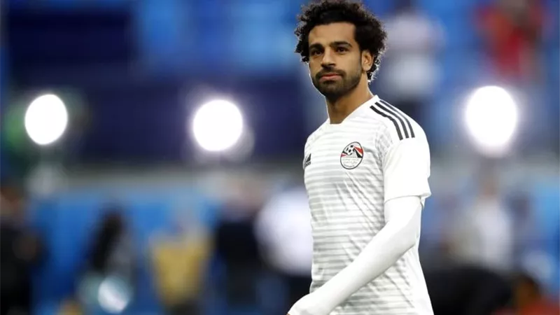 تكريم محمد صلاح قبل انطلاق مباراة مصر وغينيا