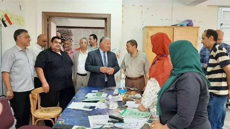 وكيل تعليم دمياط يشيد بإنتظام العمل بكنترول دبلوم المدارس الثانوية الصناعية