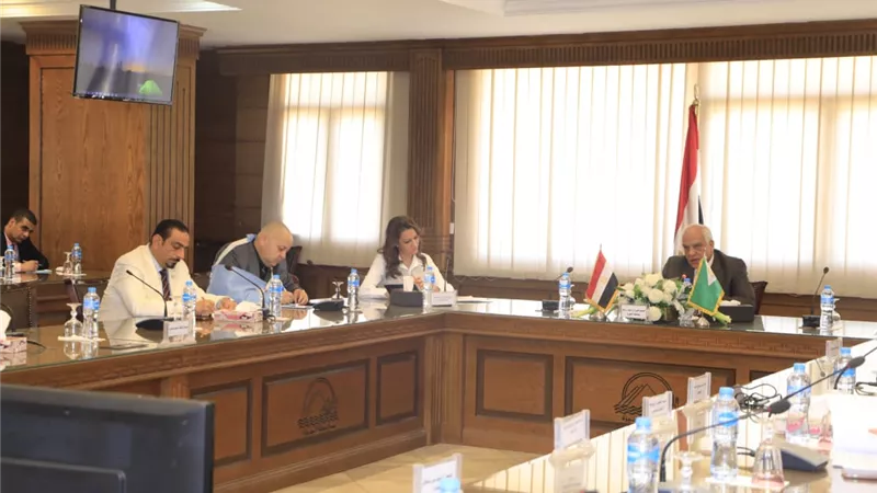 محافظ الجيزة: تعزيز التواصل والتنسيق مع أعضاء البرلمان لتحسين الخدمات المقدمة للمواطنين