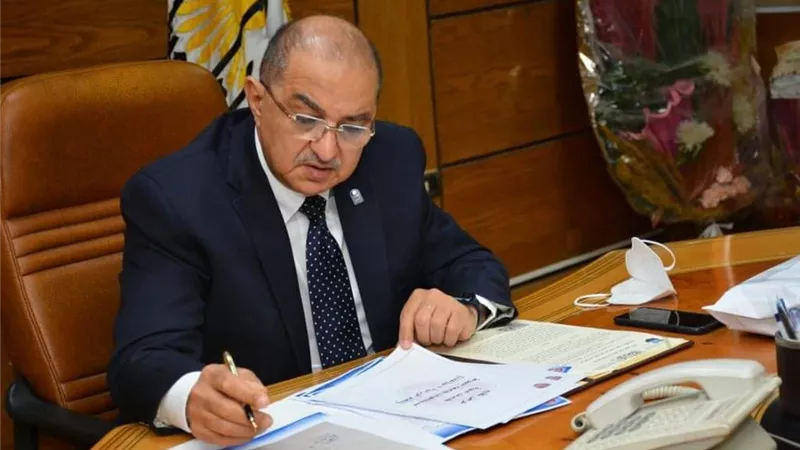 رئيس جامعة أسيوط يجدد الثقته فى وكيلة التربية النوعية ضمن عدد من قرارات التعيين الجديدة