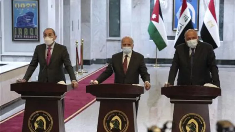 الكاظمي يبحث مع وزيري خارجية مصر والأردن سبل التعاون المشترك
