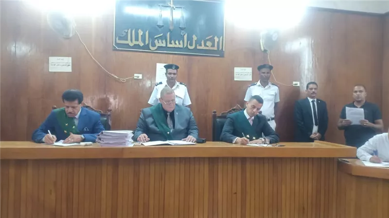 جنايات قنا الاقتصادية تؤيد قرار التحفظ على أموال ٩ مستريحين بمحافظة اسوان