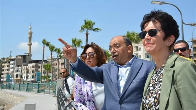 شعراوى وعوض وسفيرة سويسرا يفتتحون تطوير طريق الكورنيش وحديقة بنت الشاطئ