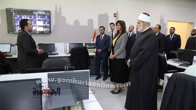 مرصد الأزهر يستقبل وزيرة الهجرة المصرية للوقوف على أهم استراتيجيات مواجهة الأفكار المتطرفة