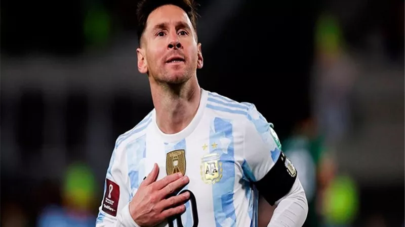 المدير الفنى لمنتخب الأرجنتين : ميسى استثنائى .. واتمنى أن يحميه العالم كله